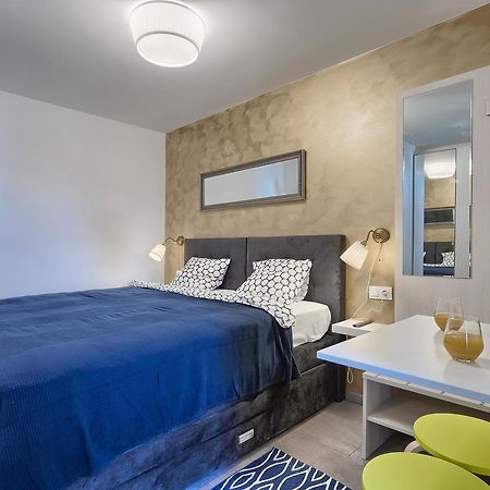 Luxury Flats In City Centre Пула Екстериор снимка