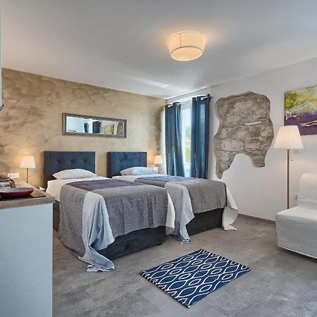Luxury Flats In City Centre Пула Екстериор снимка