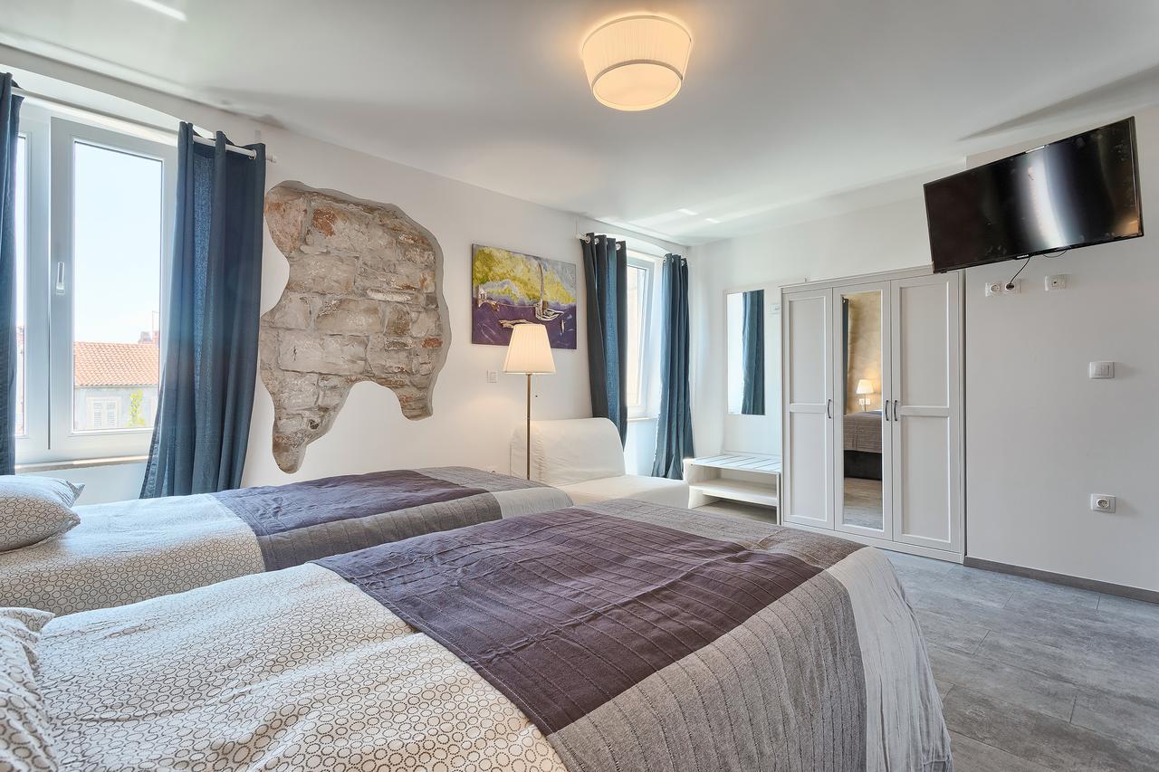 Luxury Flats In City Centre Пула Екстериор снимка