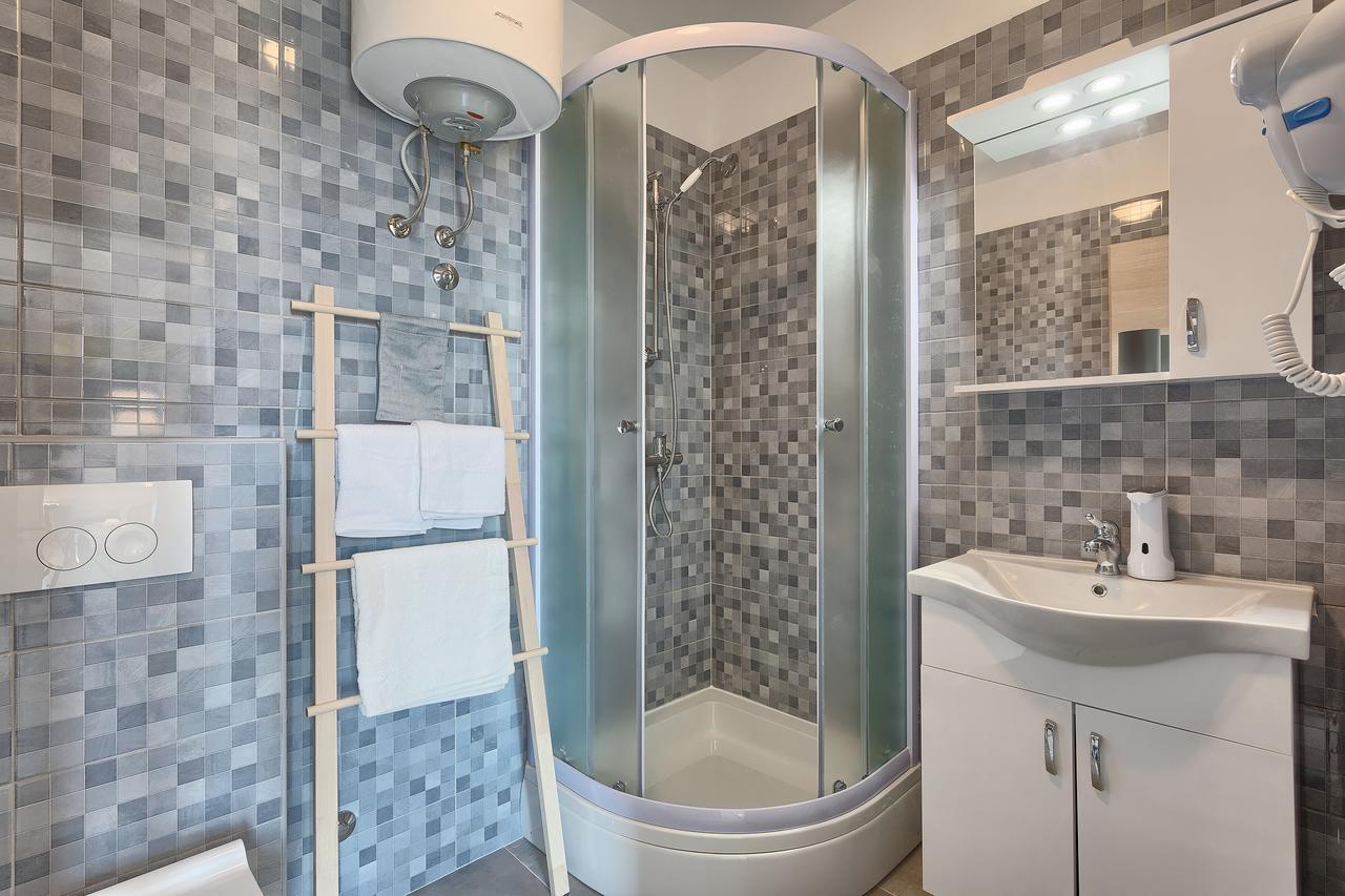 Luxury Flats In City Centre Пула Екстериор снимка