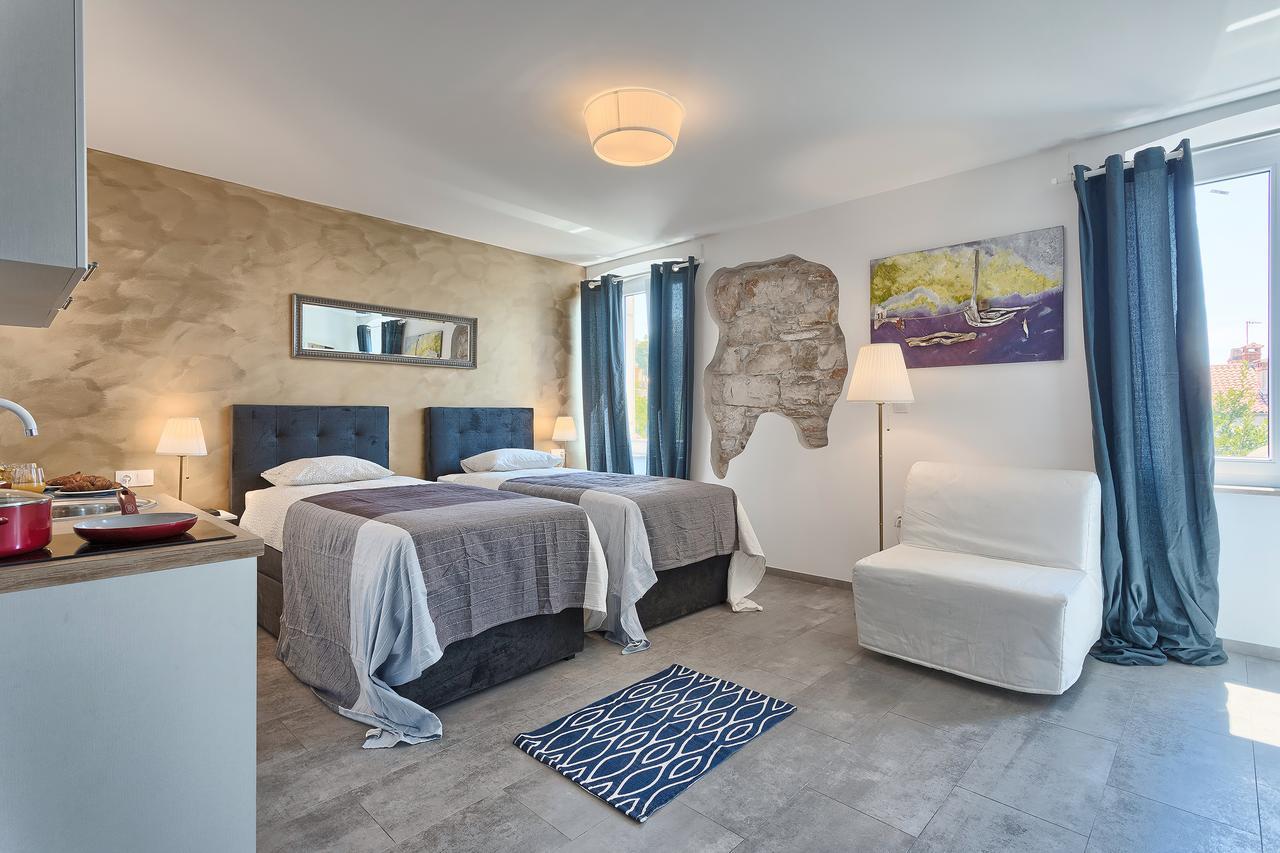 Luxury Flats In City Centre Пула Екстериор снимка