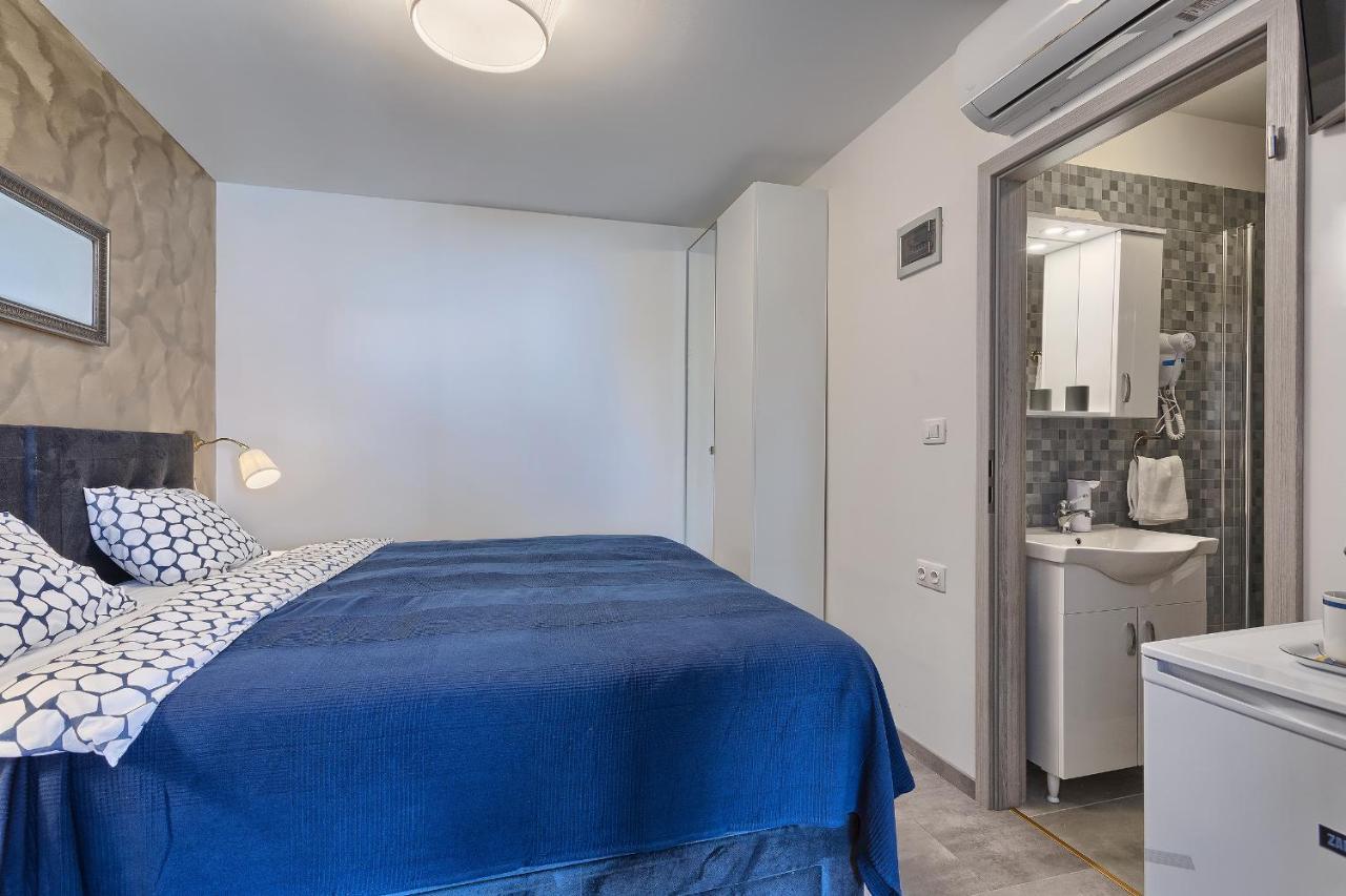 Luxury Flats In City Centre Пула Екстериор снимка