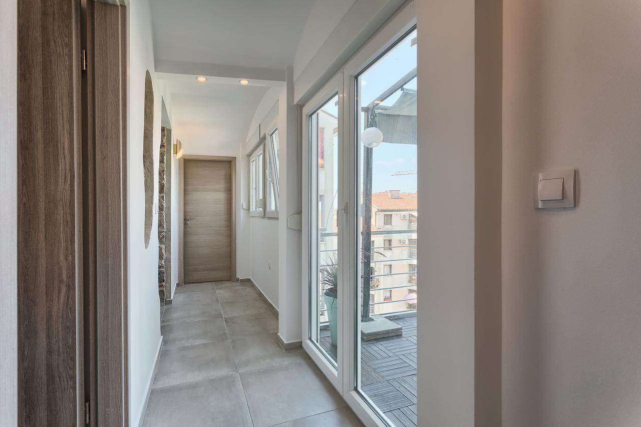 Luxury Flats In City Centre Пула Екстериор снимка