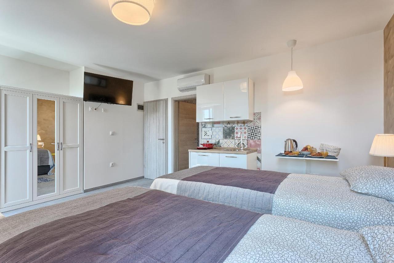 Luxury Flats In City Centre Пула Екстериор снимка